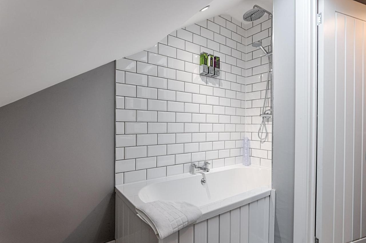 לאנלי 3Rm Flat, Smart Tv'S, Close To All Amenities מראה חיצוני תמונה