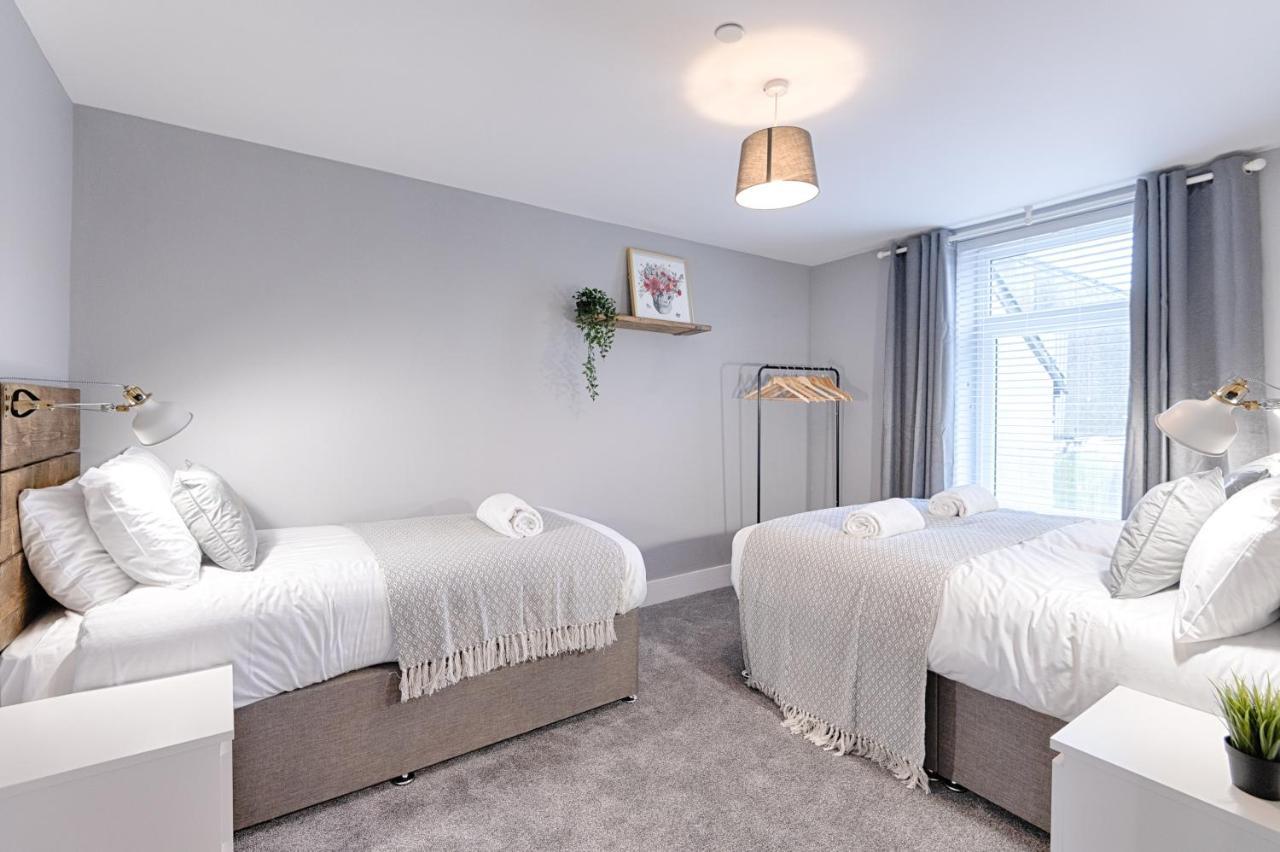לאנלי 3Rm Flat, Smart Tv'S, Close To All Amenities מראה חיצוני תמונה