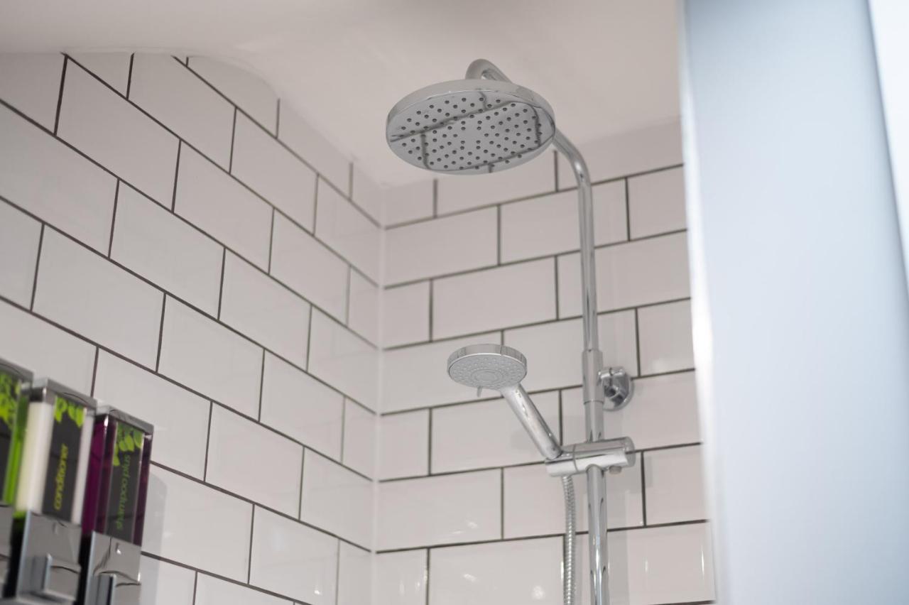 לאנלי 3Rm Flat, Smart Tv'S, Close To All Amenities מראה חיצוני תמונה