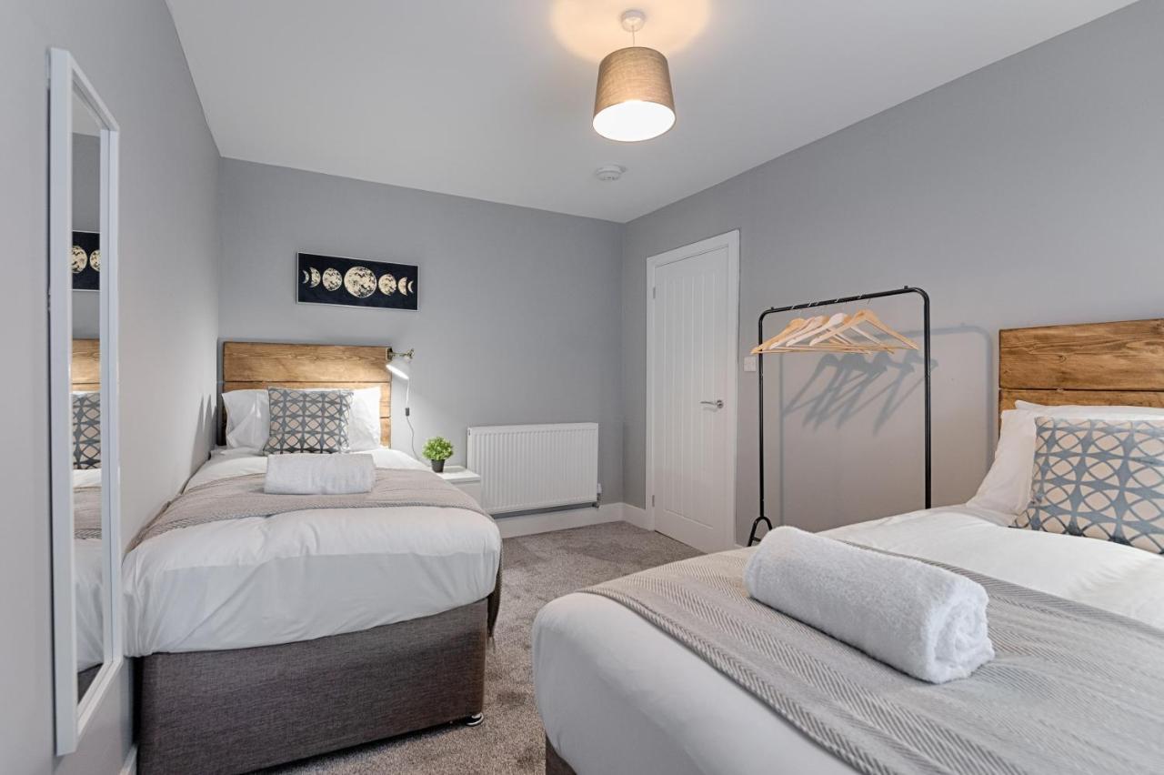 לאנלי 3Rm Flat, Smart Tv'S, Close To All Amenities מראה חיצוני תמונה