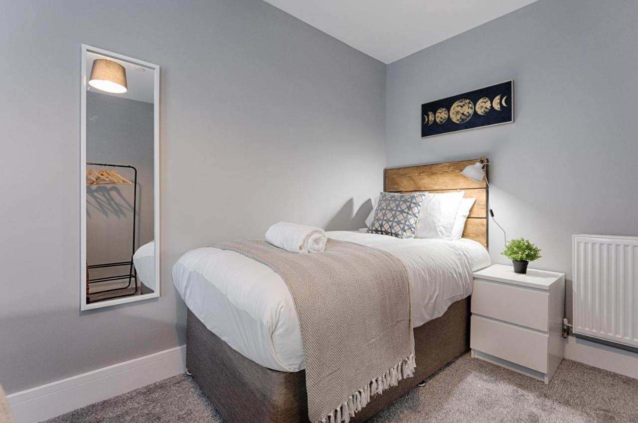 לאנלי 3Rm Flat, Smart Tv'S, Close To All Amenities מראה חיצוני תמונה