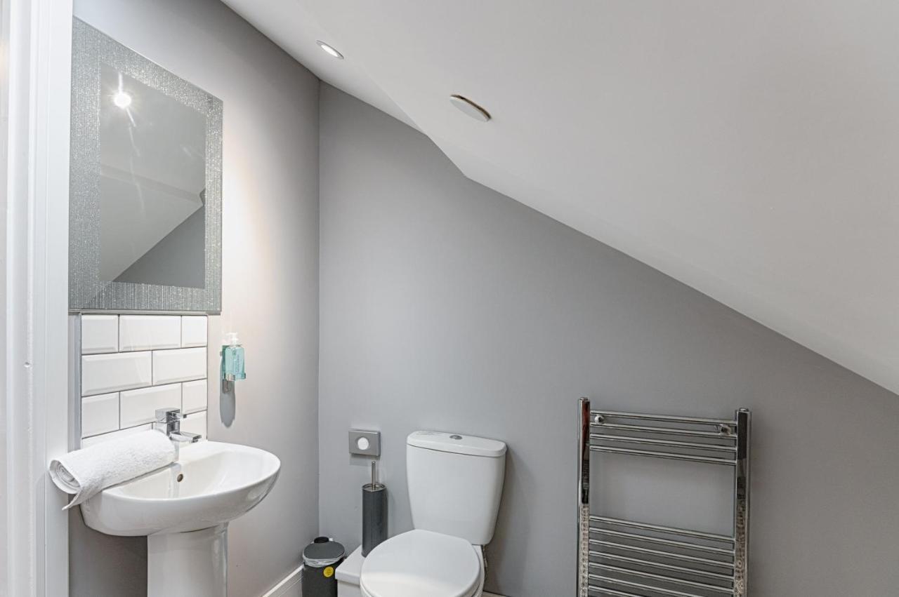 לאנלי 3Rm Flat, Smart Tv'S, Close To All Amenities מראה חיצוני תמונה
